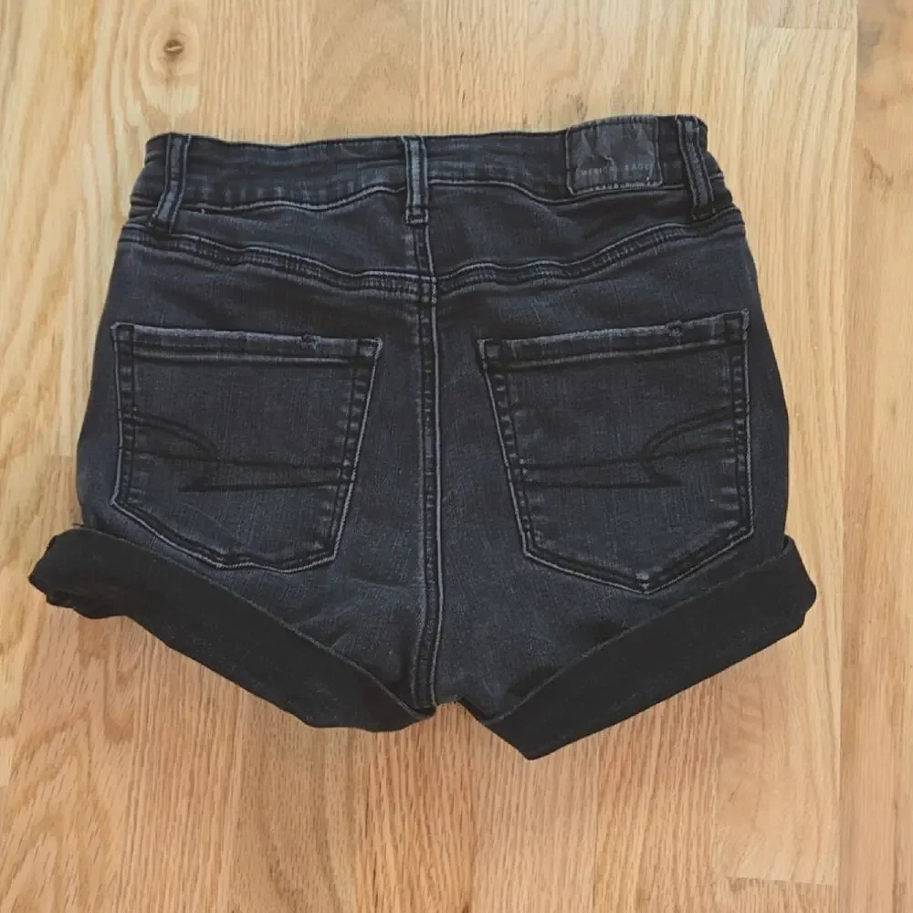 American Eagle Hi-Rise Shortie Black Distressed Denim Shorts Size 00